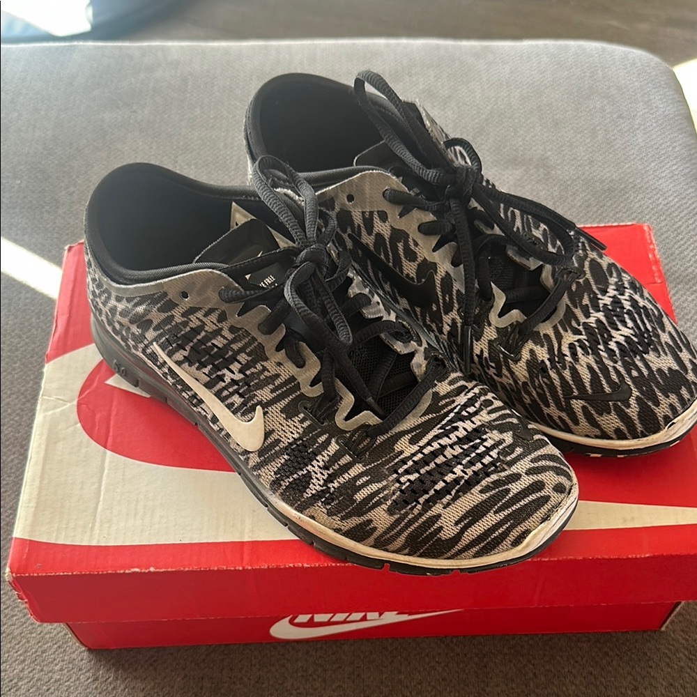 Nike Black and Gray Athletic Shoes